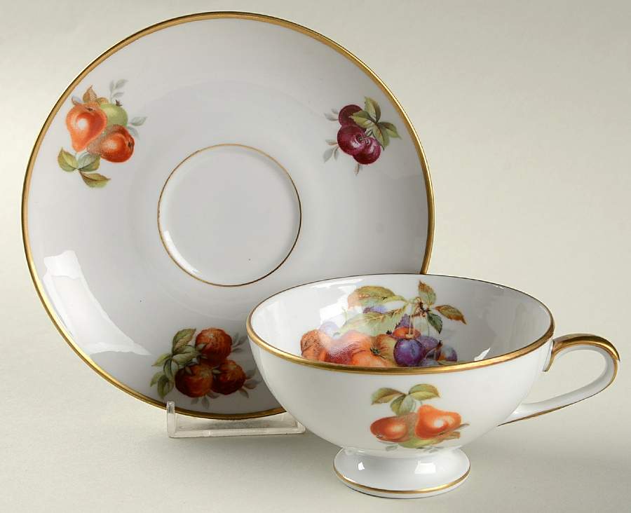 BAR1 Footed Cup & Saucer Set by Baronet-1