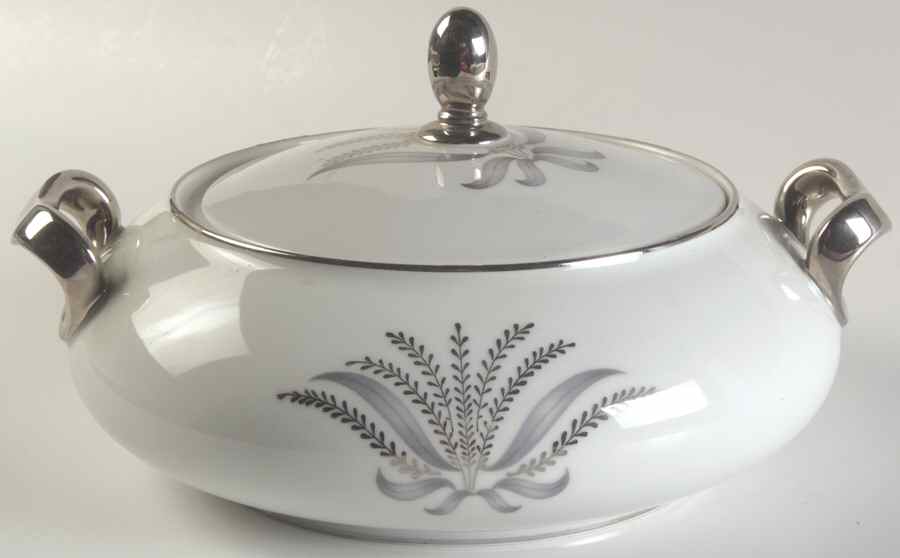 Debut Round Covered Vegetable by Baronet-1