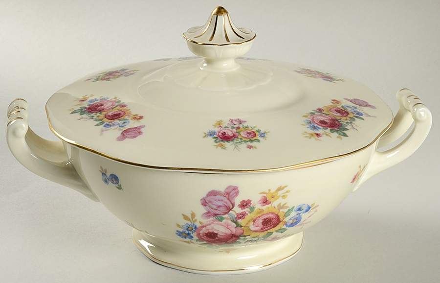 Le Bouquet Round Covered Vegetable by Baronet-1