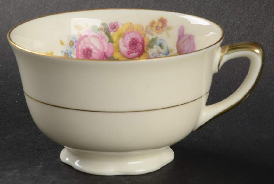 Le Bouquet Footed Cup by Baronet-1