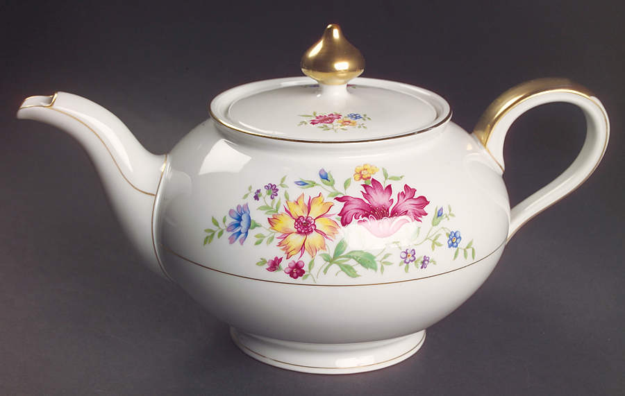 Lorna Teapot & Lid by Baronet-1
