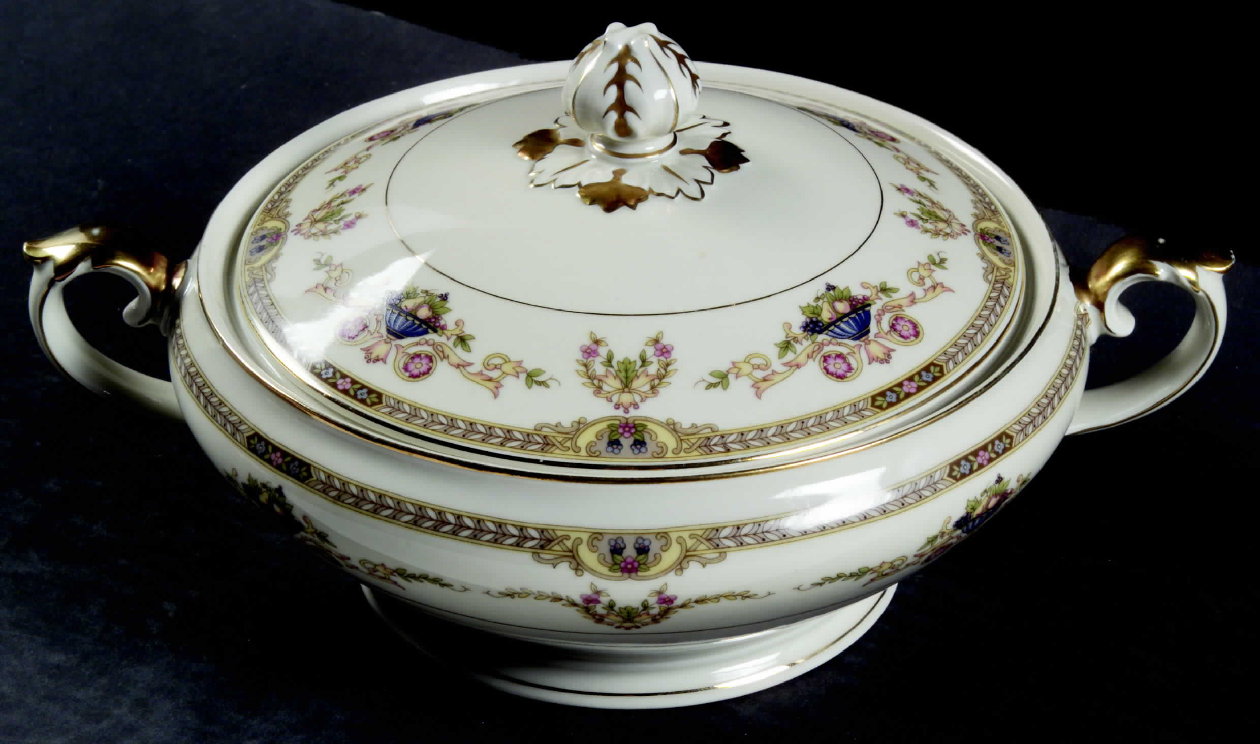 Melody Round Covered Vegetable by Baronet-1