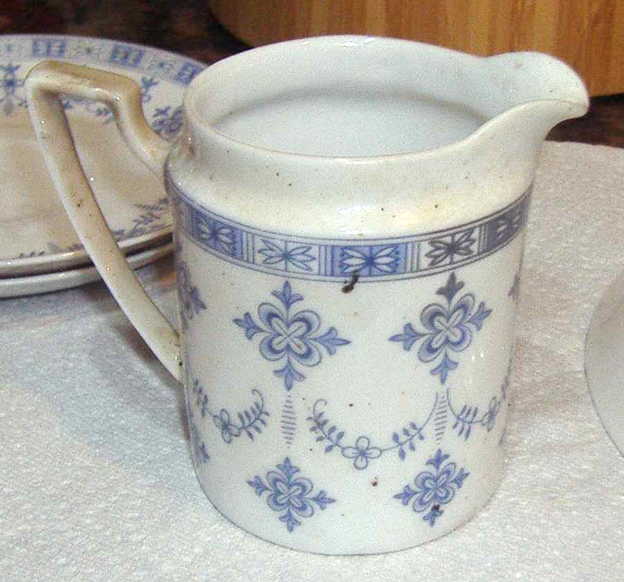 Monaco Creamer by Baronet-1