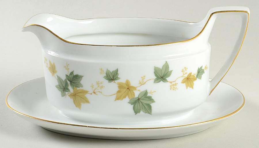 Vineyard Gravy Boat with Attached Underplate by Baronet-1