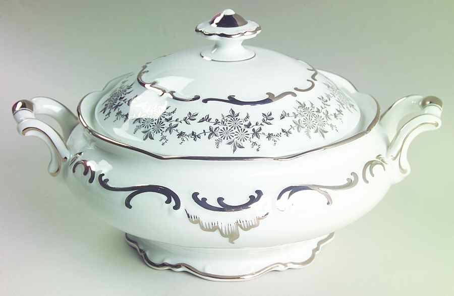 Romance Round Covered Vegetable by Bavarian Crest-1