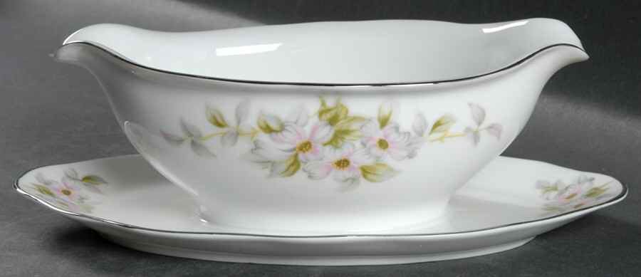 Trellis Gravy Boat with Attached Underplate by Bellaire-1