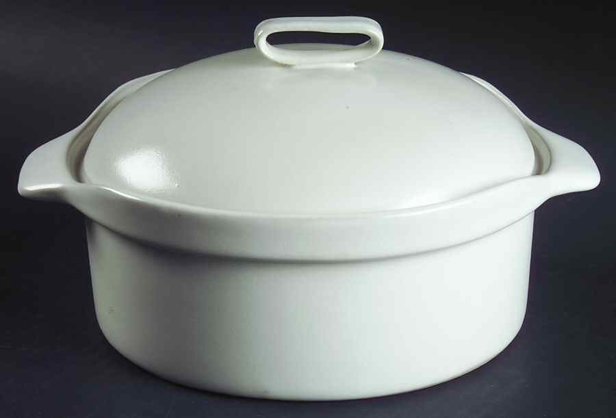 White 1 Quart Oval Covered Casserole by Bennington Potters-1