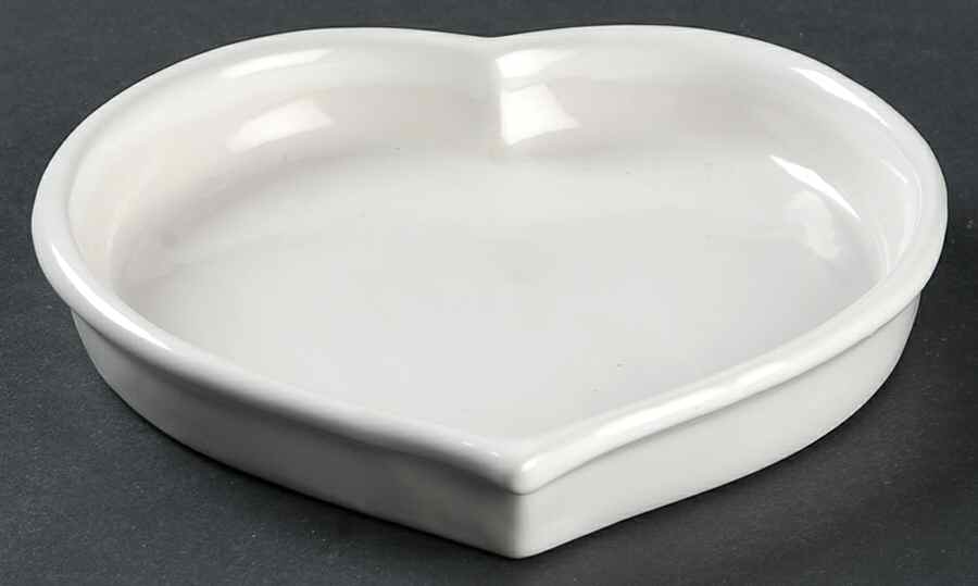 White 7" Heart Plate by Bennington Potters-1