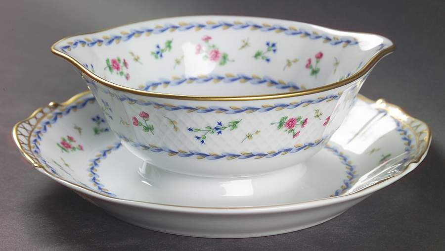 Artois Bleu Gravy Boat with Attached Underplate by Bernardaud-1