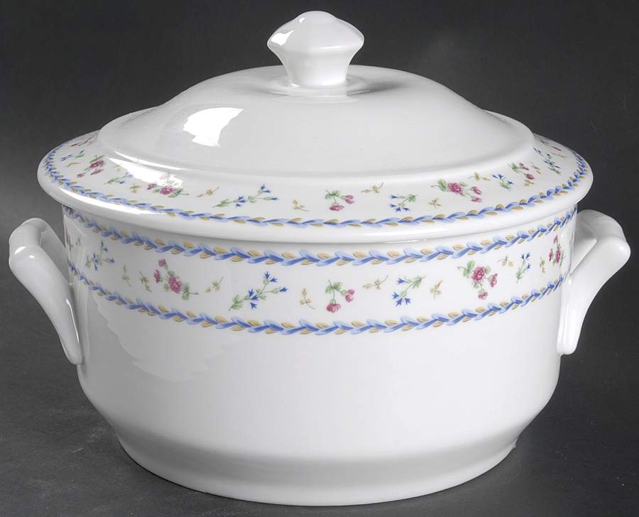 Artois Bleu 3 Quart Round Covered Casserole by Bernardaud-1