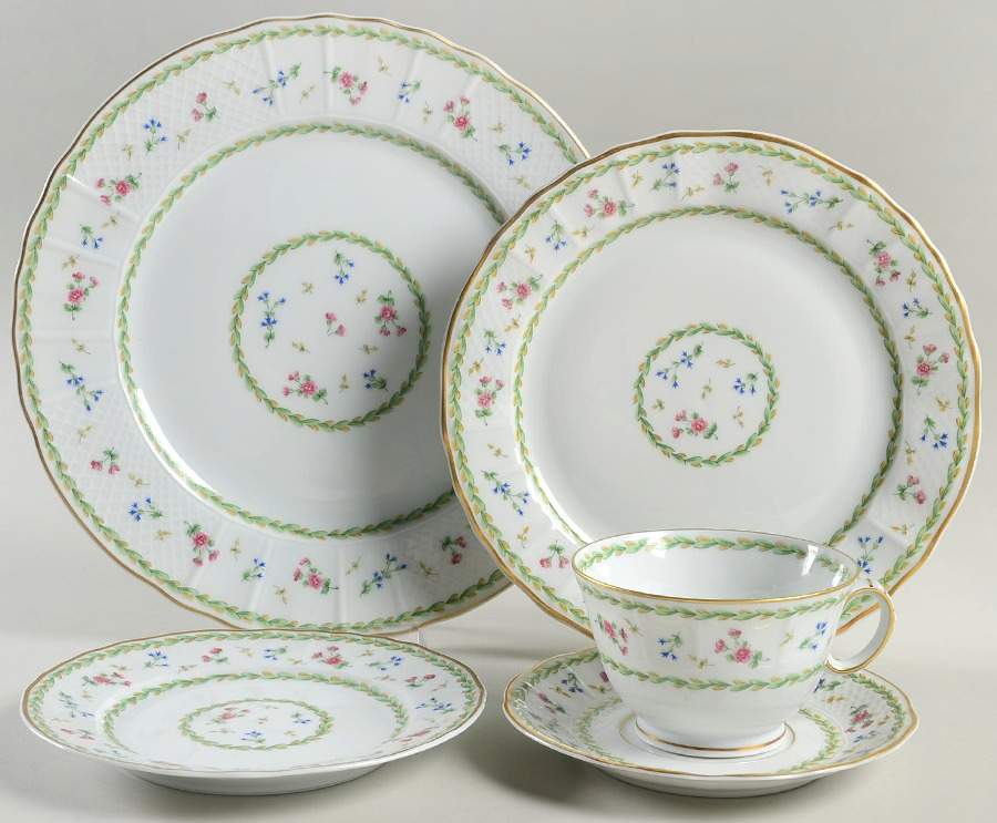 Artois Vert (Versailles Shape) 5 Piece Place Setting by Bernardaud-1