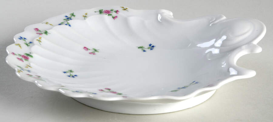 Artois Vert (Versailles Shape) 7" Shell Shaped Dish by Bernardaud-1