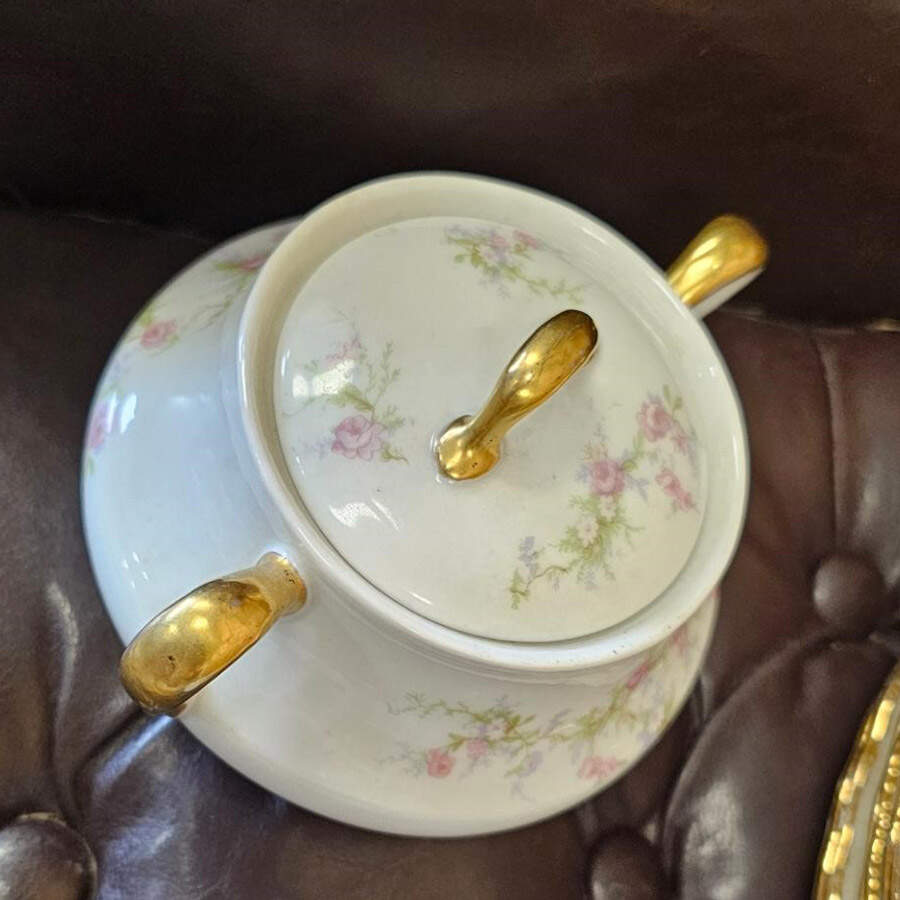 BER114 Sugar Bowl & Lid by Bernardaud-1