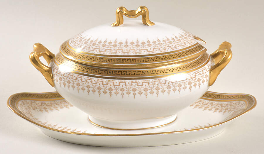 BER6 Gravy Boat w/Attached Underplate & Lid by Bernardaud-1