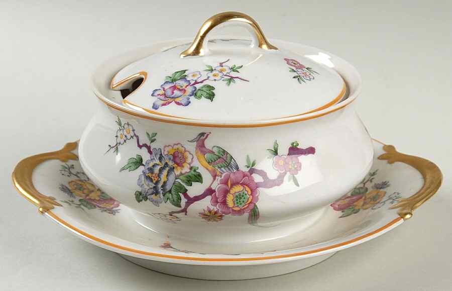 BER84 Gravy Boat w/Attached Underplate & Lid by Bernardaud-1
