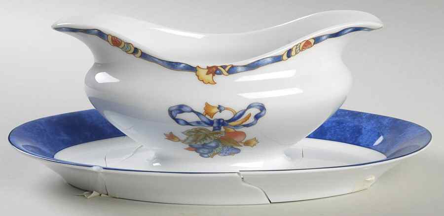 Borghese Gravy Boat with Attached Underplate by Bernardaud-1