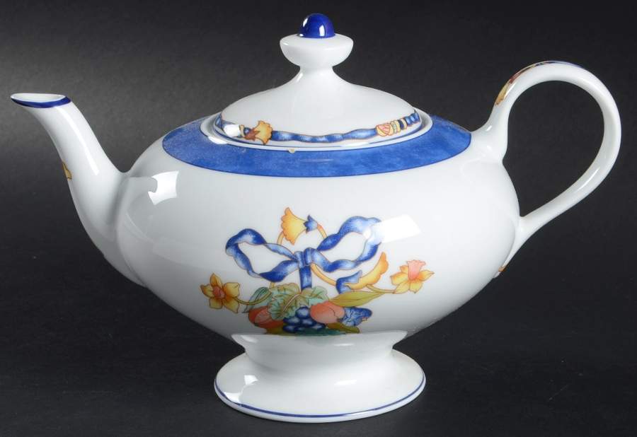 Borghese Teapot & Lid by Bernardaud-1