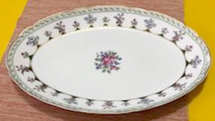 Chateaubriand Green 13" Oval Serving Platter by Bernardaud-1