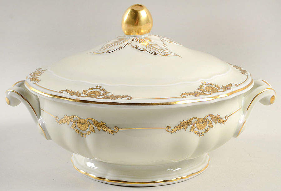Coquille Round Covered Vegetable by Bernardaud-1