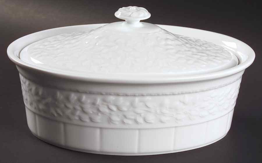 Louvre 2 Quart Oval Covered Casserole by Bernardaud-1