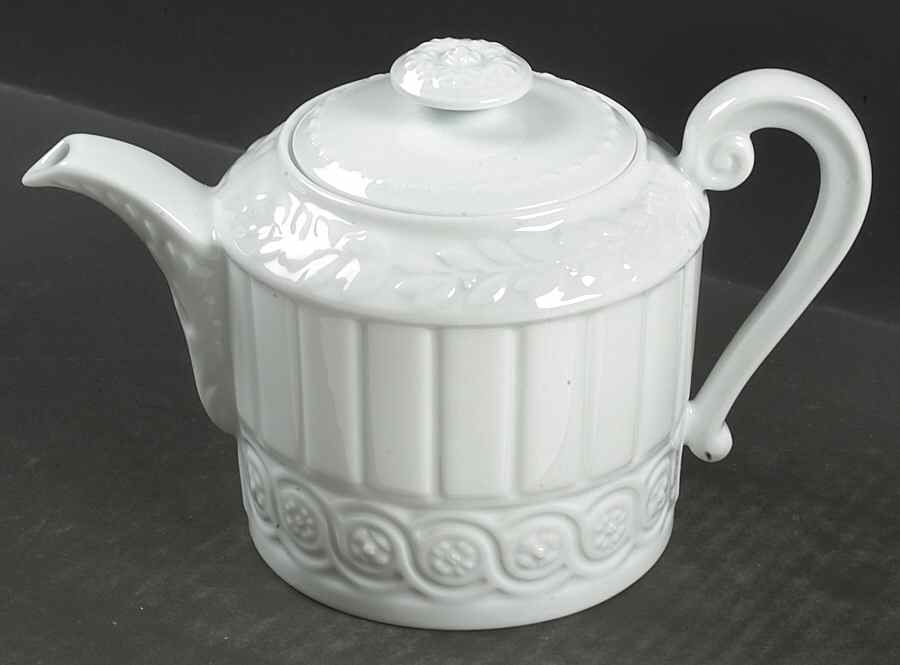 Louvre Teapot & Lid by Bernardaud-1
