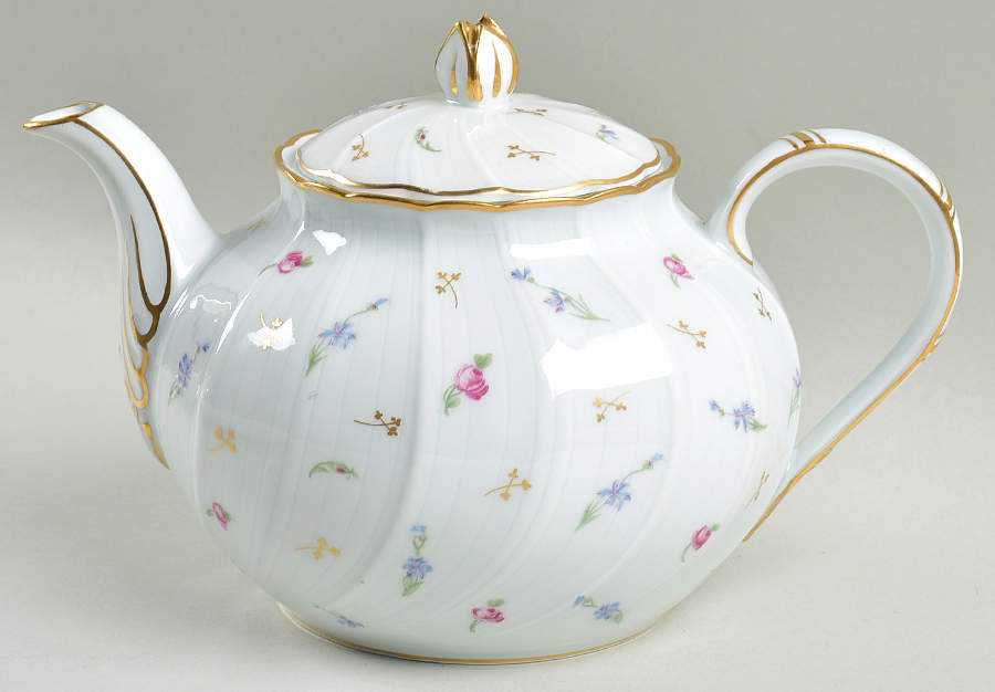 Pompadour (Scalloped, White Background) Teapot & Lid by Bernardaud-1