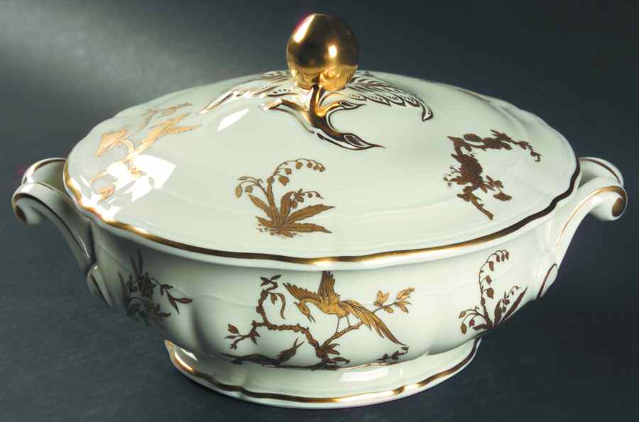 Reine Elizabeth Round Covered Vegetable by Bernardaud-1