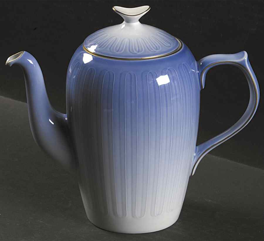 Ballerina Coffee Pot & Lid by Bing & Grondahl-1