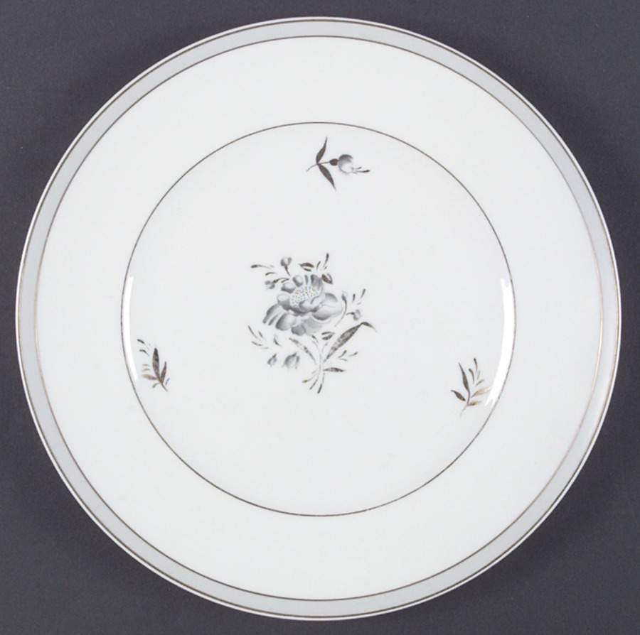 Bernadette Dinner Plate by Bing & Grondahl-1