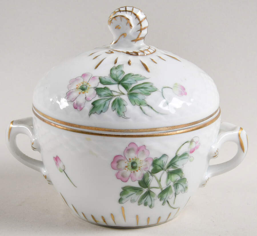 Macbeth Sugar Bowl & Lid by Bing & Grondahl-1