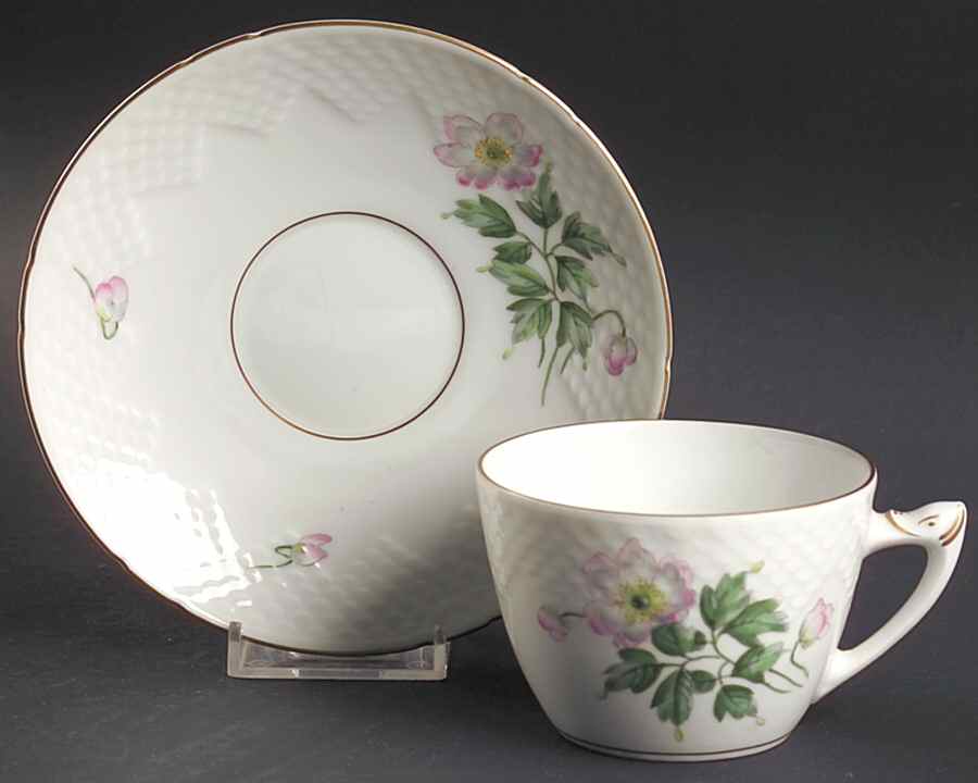 Macbeth Flat Cup & Saucer Set by Bing & Grondahl-1