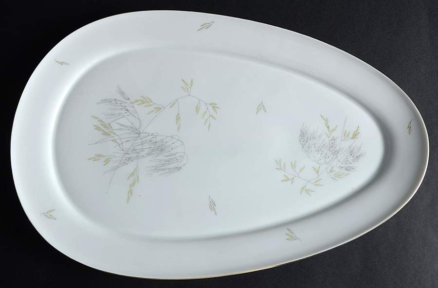 Venus 15" Oval Serving Platter by Bing & Grondahl-1