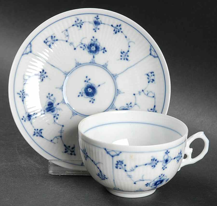 BIG12 Flat Cup & Saucer Set by Bing & Grondahl-1