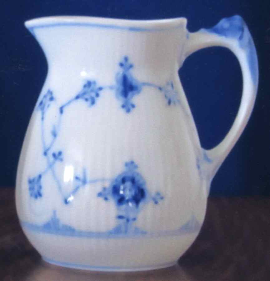 BIG12 Creamer by Bing & Grondahl-1