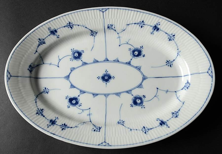 BIG12 13" Oval Serving Platter by Bing & Grondahl-1