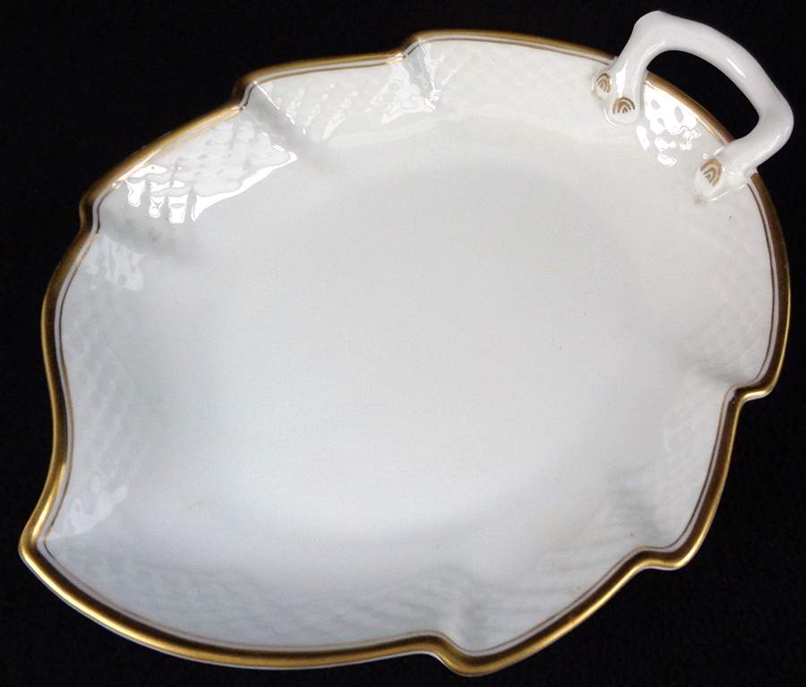 BIG6 Leaf Shaped Dish by Bing & Grondahl-1