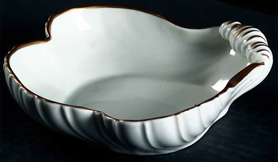 BIG7 Shell Shaped Dish by Bing & Grondahl-1