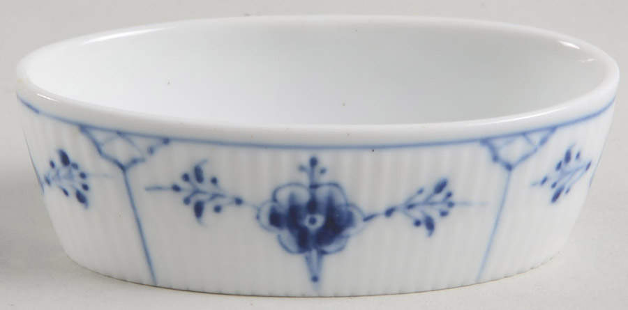 Blue Traditional (No Trim) 3" Oval Nut Dish by Bing & Grondahl-1