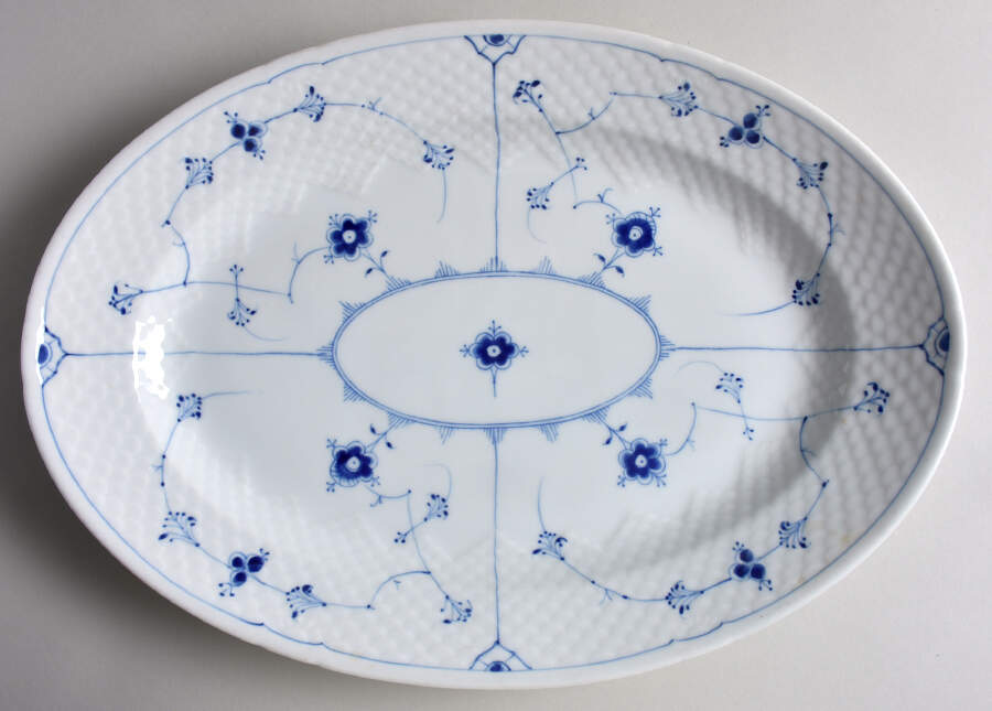 Blue Traditional (No Trim) 15" Oval Serving Platter by Bing & Grondahl-1