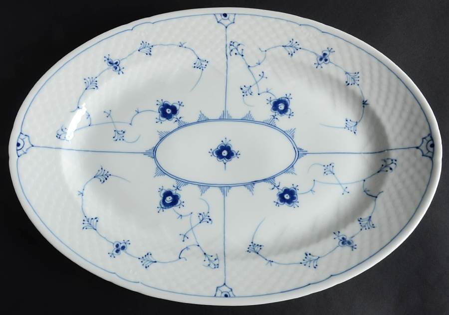 Blue Traditional (No Trim) 16" Oval Serving Platter by Bing & Grondahl-1