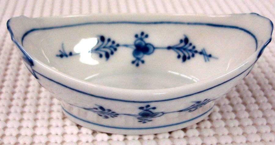 Blue Traditional (No Trim) Salt Dip by Bing & Grondahl-1