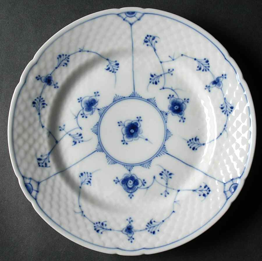 Blue Traditional (No Trim) Luncheon Plate by Bing & Grondahl-1