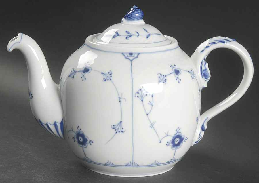 Blue Traditional (No Trim) Teapot & Lid by Bing & Grondahl-1
