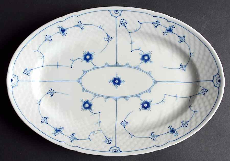 Blue Traditional (No Trim) 13" Oval Serving Platter by Bing & Grondahl-1