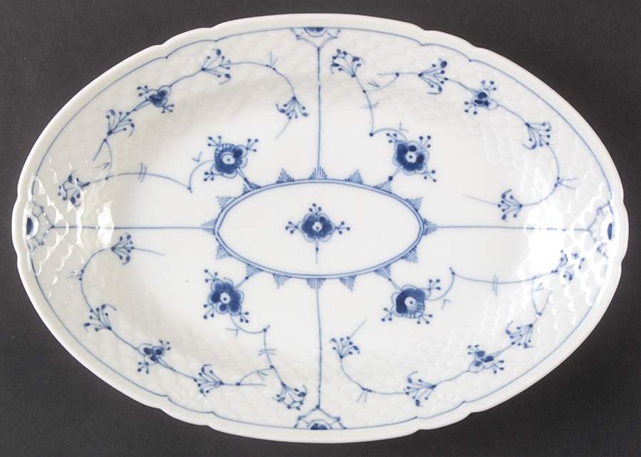 Blue Traditional (No Trim) 9" Oval Serving Platter by Bing & Grondahl-1