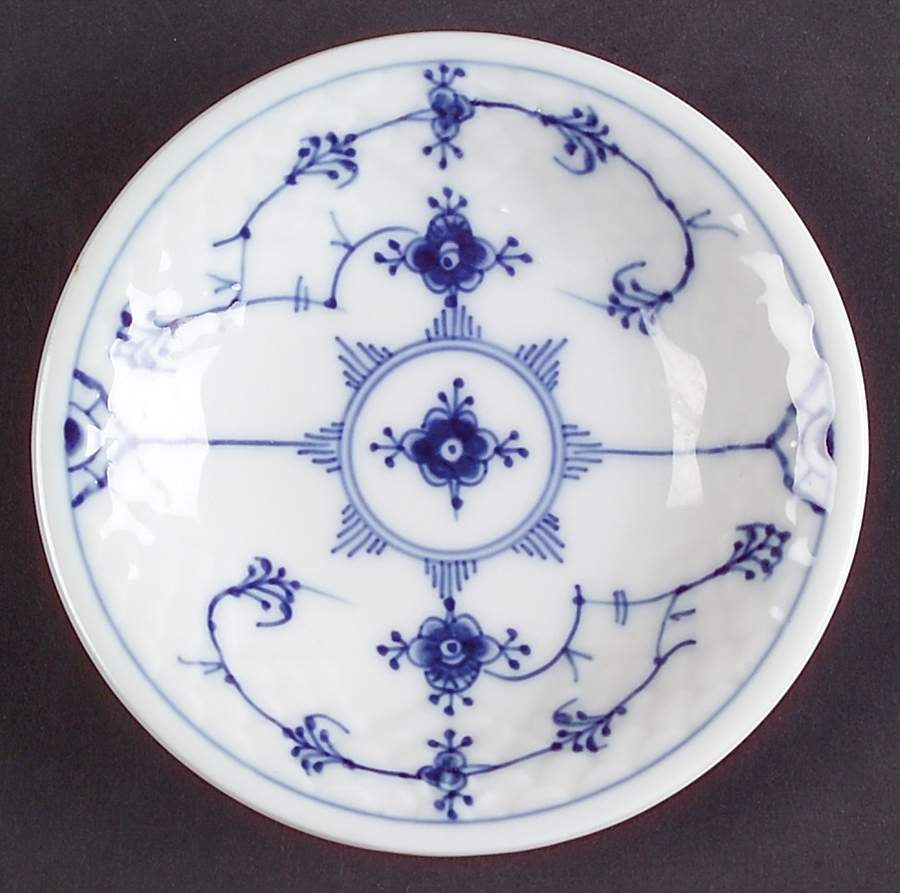 Blue Traditional (No Trim) Butter Pat by Bing & Grondahl-1