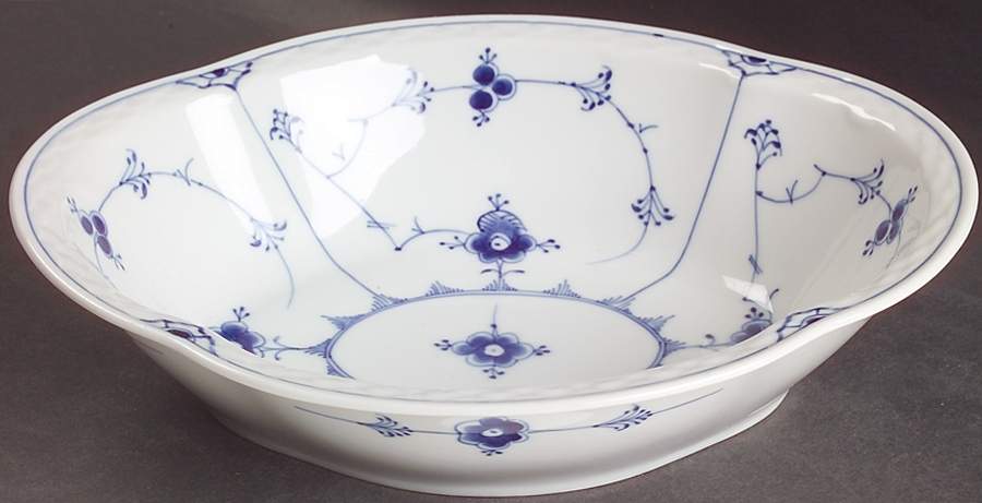 Blue Traditional (No Trim) 9" Oval Vegetable Bowl by Bing & Grondahl-1