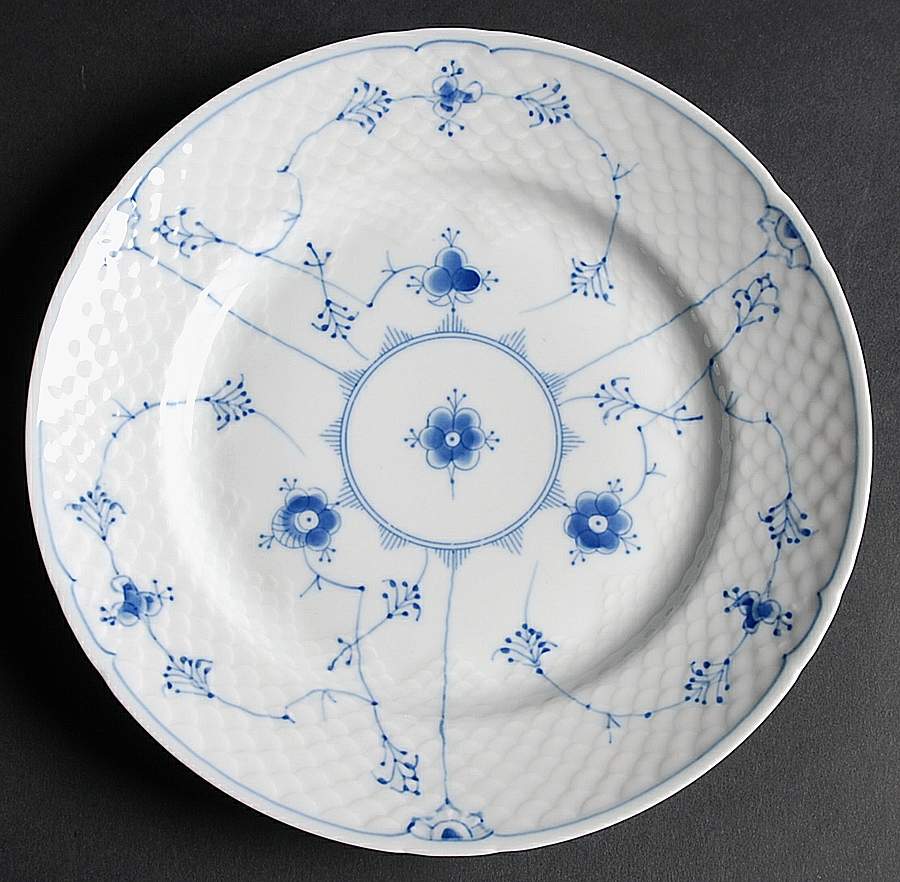 Blue Traditional (No Trim) Luncheon Plate by Bing & Grondahl-1