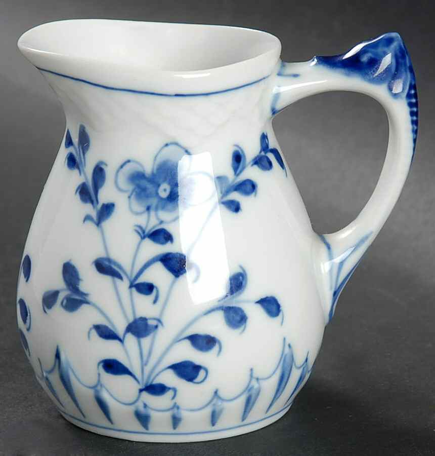 Butterfly Mini Creamer by Bing & Grondahl-1