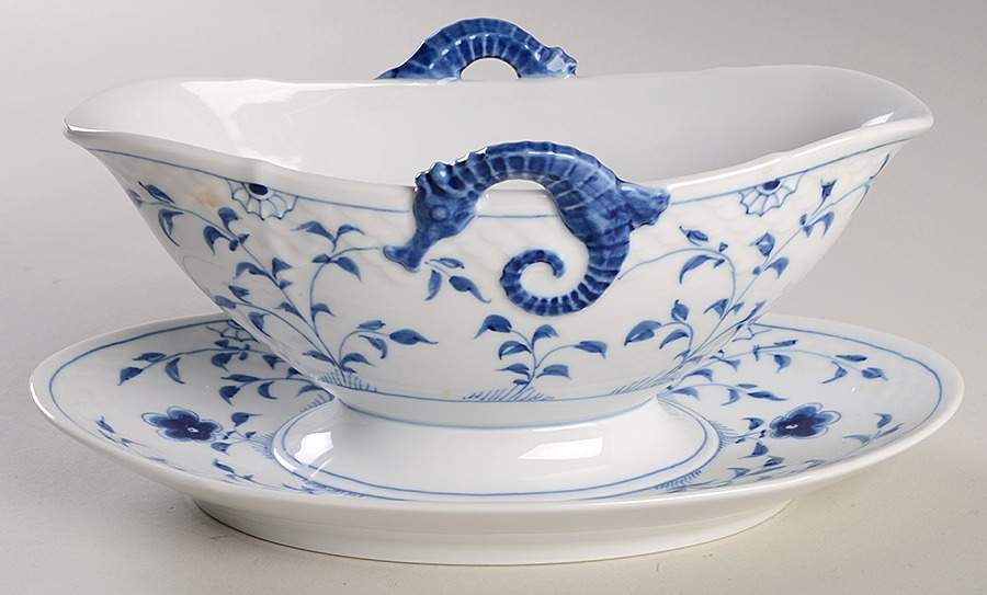 Butterfly Gravy Boat with Attached Underplate by Bing & Grondahl-1